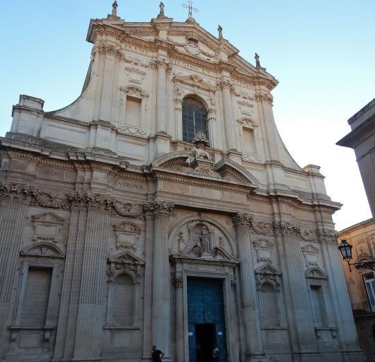 The Church of Sant'Irene dei Teatini and its Solomonic Altarpieces